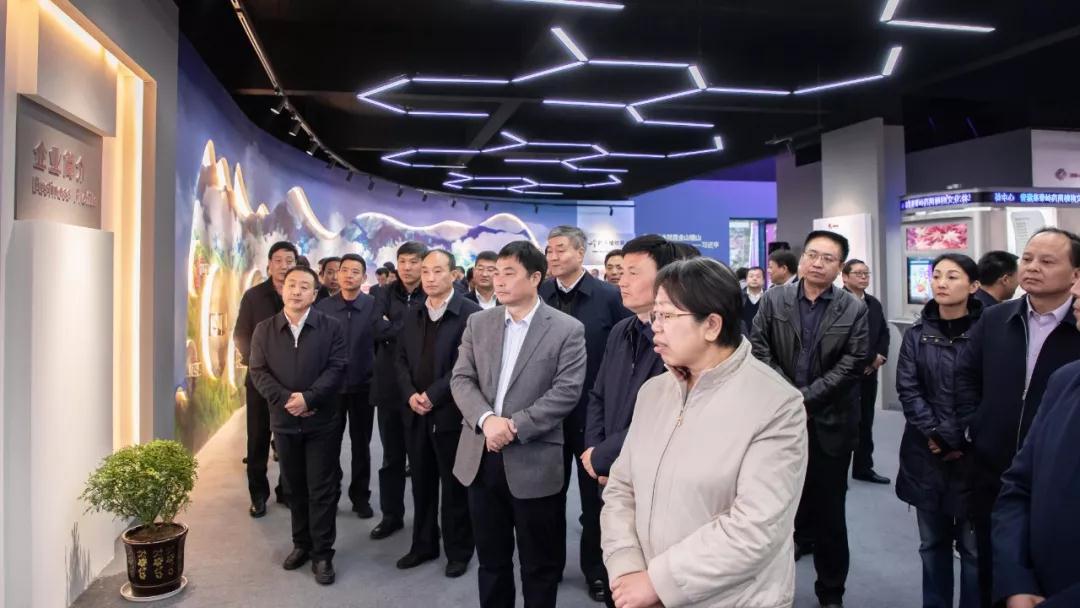 2019商洛市重大項目建設現(xiàn)場觀摩會走進三八婦樂功能食品生產(chǎn)基地