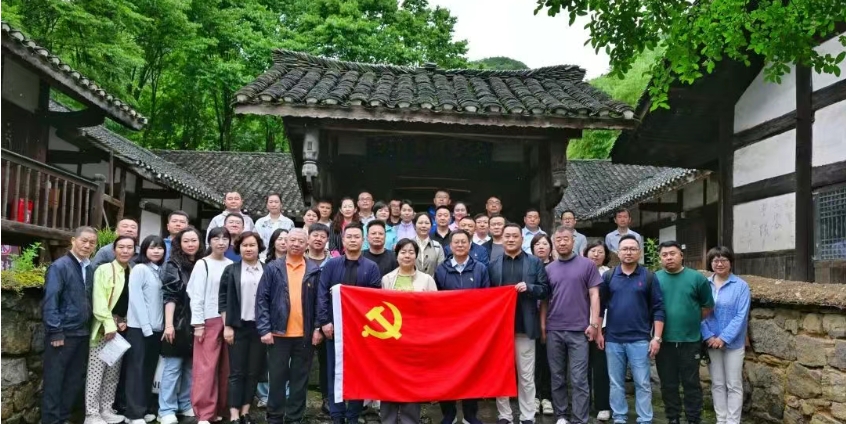 三八婦樂(lè)程建強(qiáng)參加直銷(xiāo)企業(yè)黨建和保護(hù)消費(fèi)者權(quán)益工作融合交流研討活動(dòng)